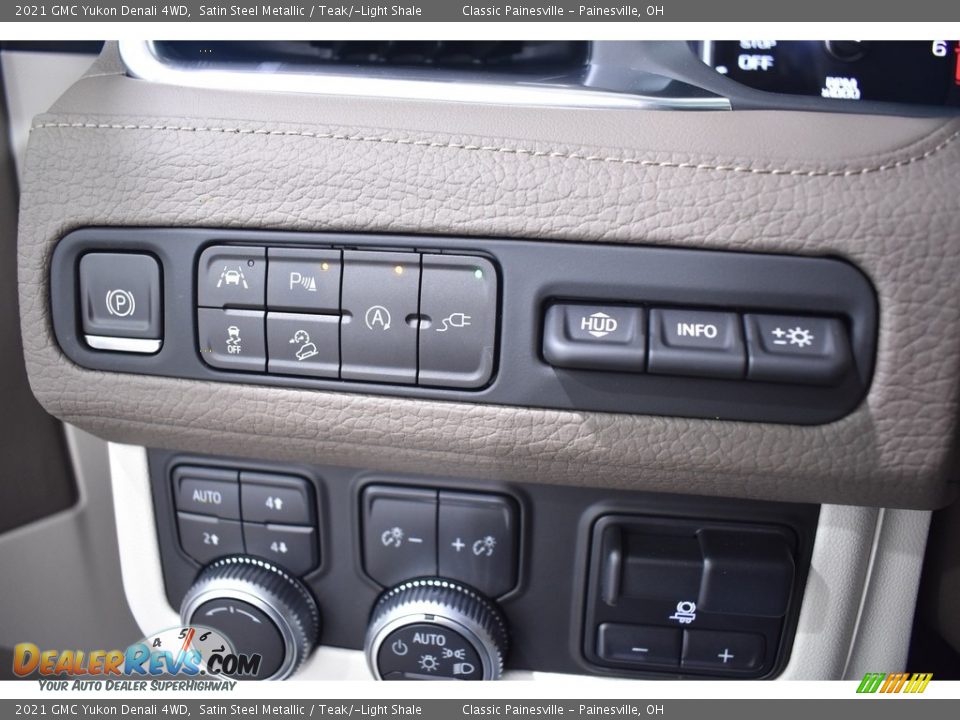 Controls of 2021 GMC Yukon Denali 4WD Photo #15