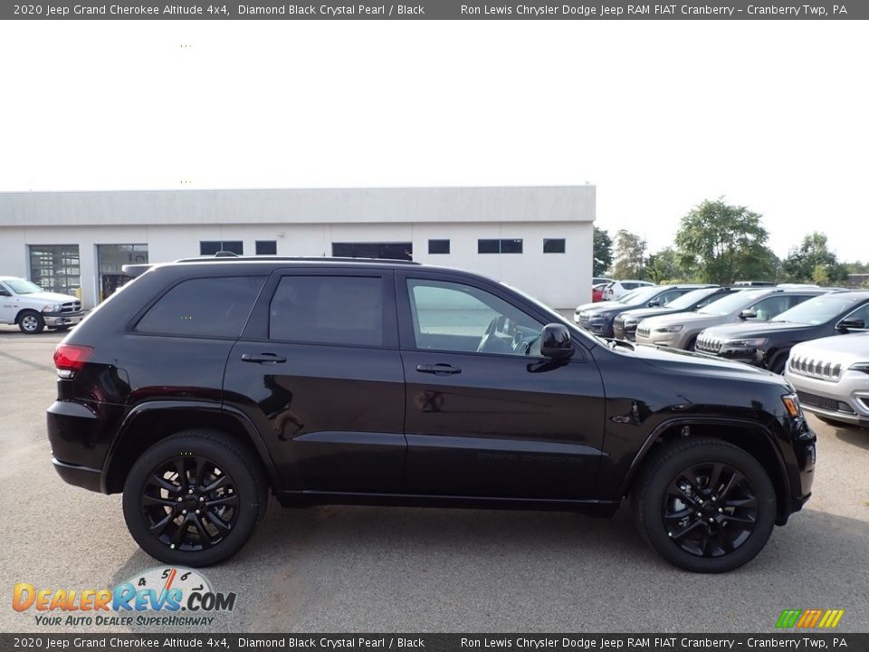 2020 Jeep Grand Cherokee Altitude 4x4 Diamond Black Crystal Pearl / Black Photo #4