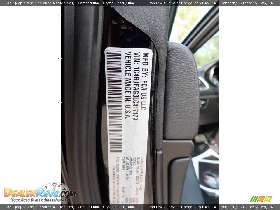 2020 Jeep Grand Cherokee Altitude 4x4 Diamond Black Crystal Pearl / Black Photo #11