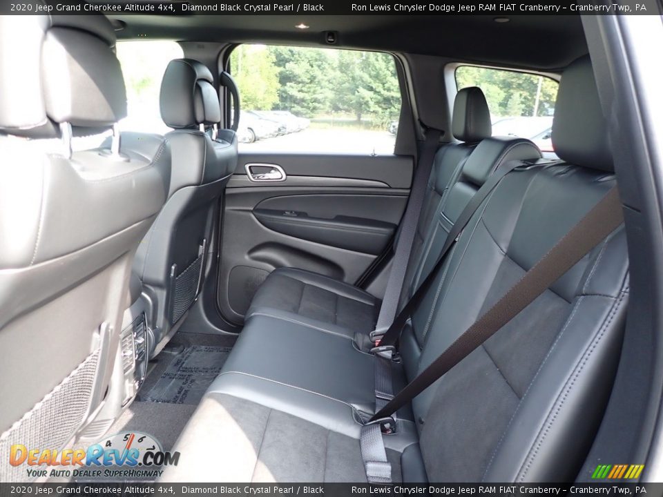 2020 Jeep Grand Cherokee Altitude 4x4 Diamond Black Crystal Pearl / Black Photo #15