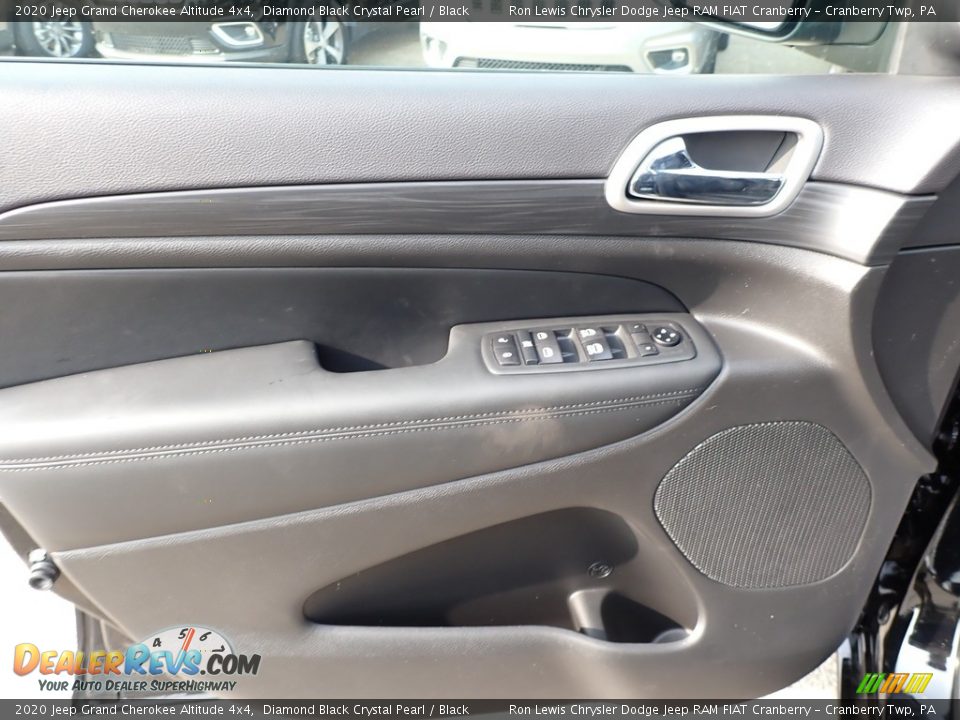2020 Jeep Grand Cherokee Altitude 4x4 Diamond Black Crystal Pearl / Black Photo #17