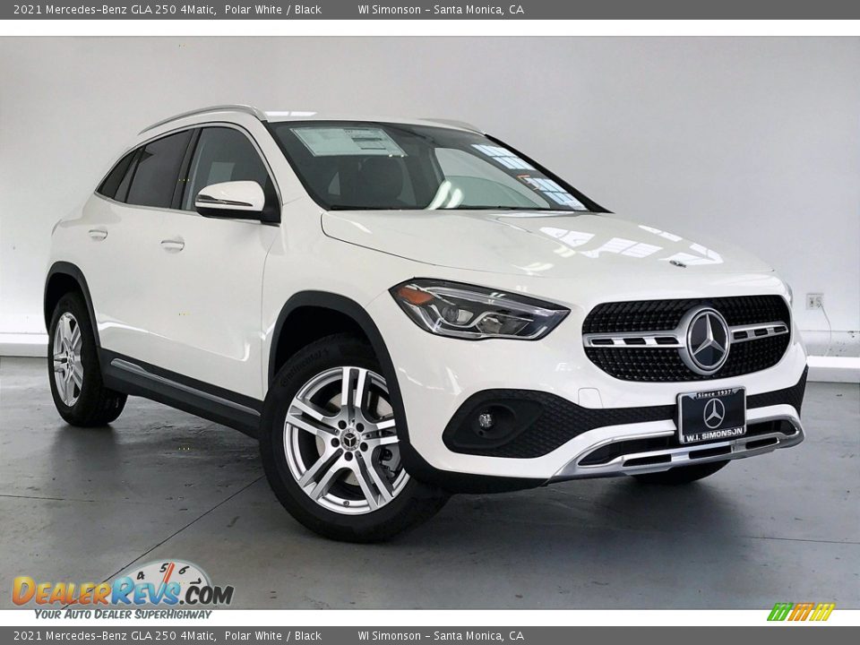 Front 3/4 View of 2021 Mercedes-Benz GLA 250 4Matic Photo #12