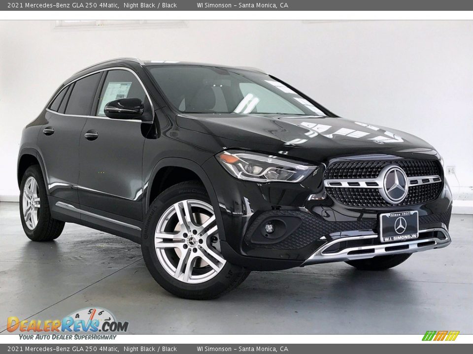 Front 3/4 View of 2021 Mercedes-Benz GLA 250 4Matic Photo #12