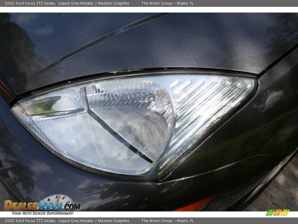 2002 Ford Focus ZTS Sedan Liquid Grey Metallic / Medium Graphite Photo #32