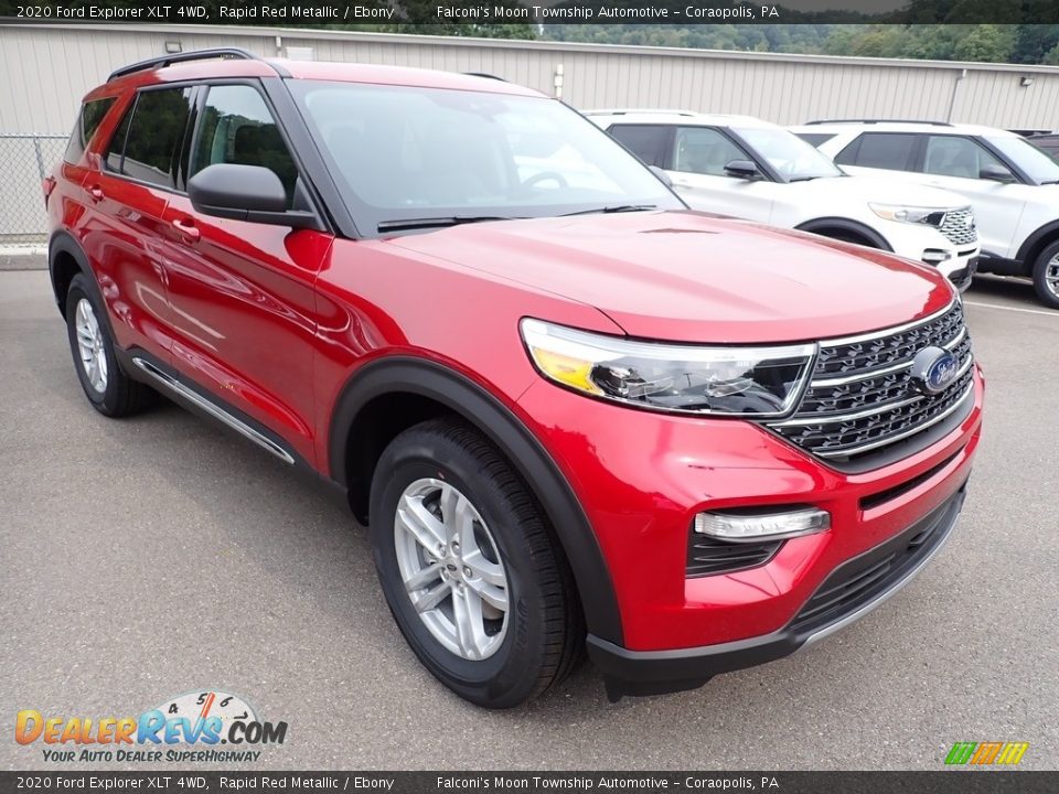 Front 3/4 View of 2020 Ford Explorer XLT 4WD Photo #3