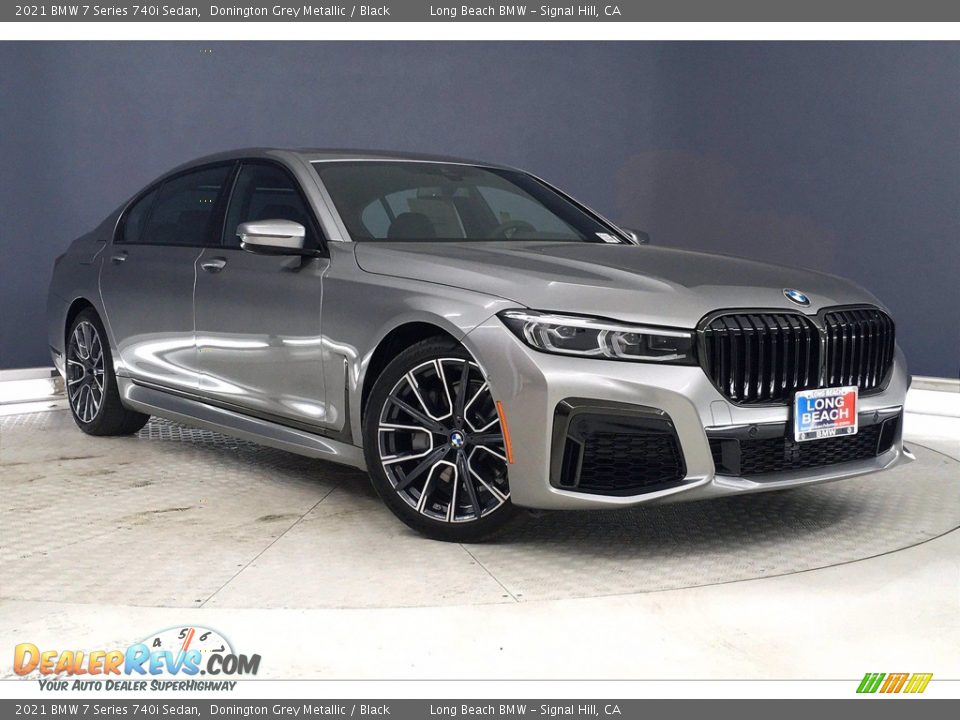 Front 3/4 View of 2021 BMW 7 Series 740i Sedan Photo #19