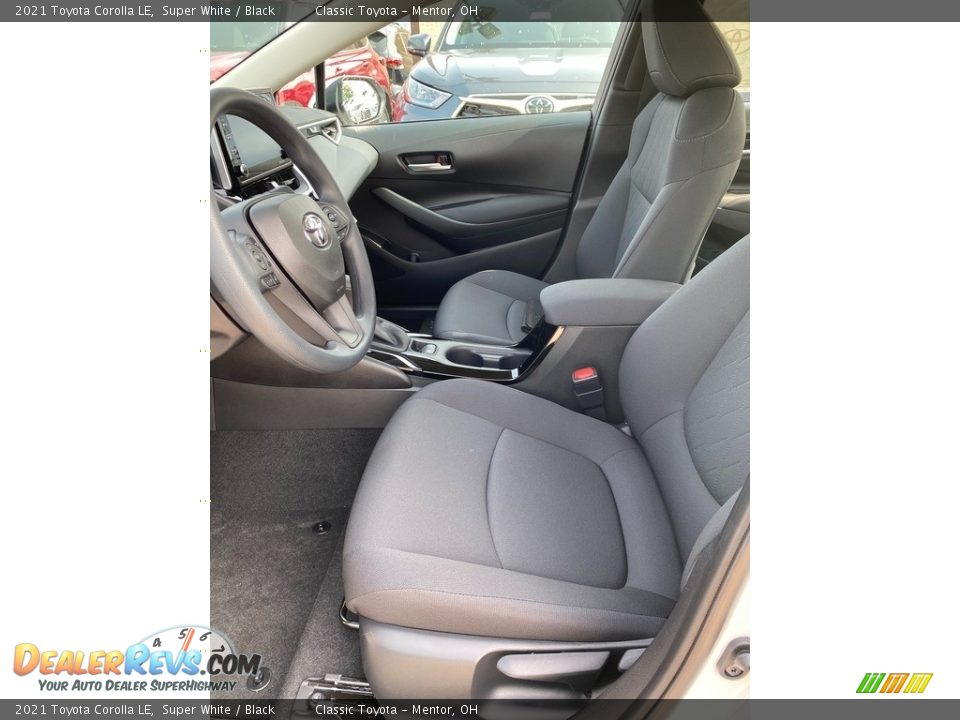 2021 Toyota Corolla LE Super White / Black Photo #2