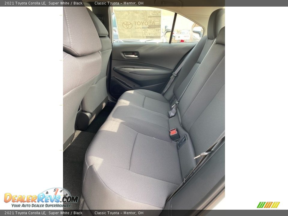 2021 Toyota Corolla LE Super White / Black Photo #3
