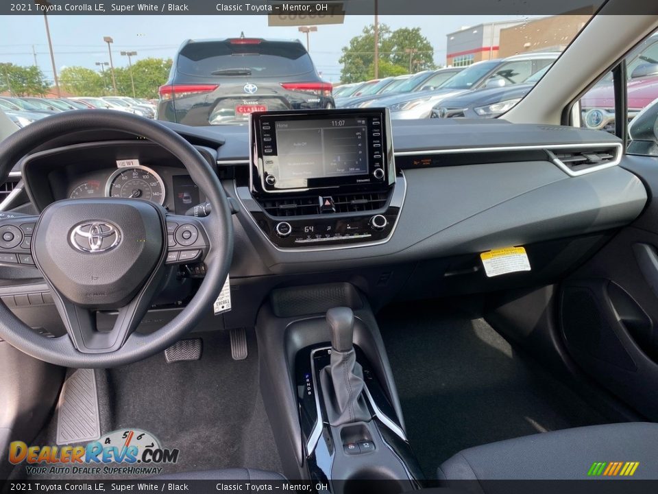 2021 Toyota Corolla LE Super White / Black Photo #4