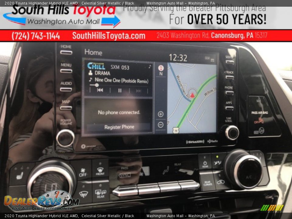 2020 Toyota Highlander Hybrid XLE AWD Celestial Silver Metallic / Black Photo #35