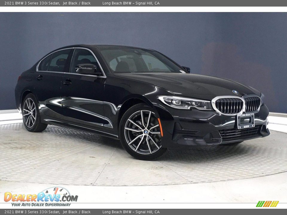 Front 3/4 View of 2021 BMW 3 Series 330i Sedan Photo #19
