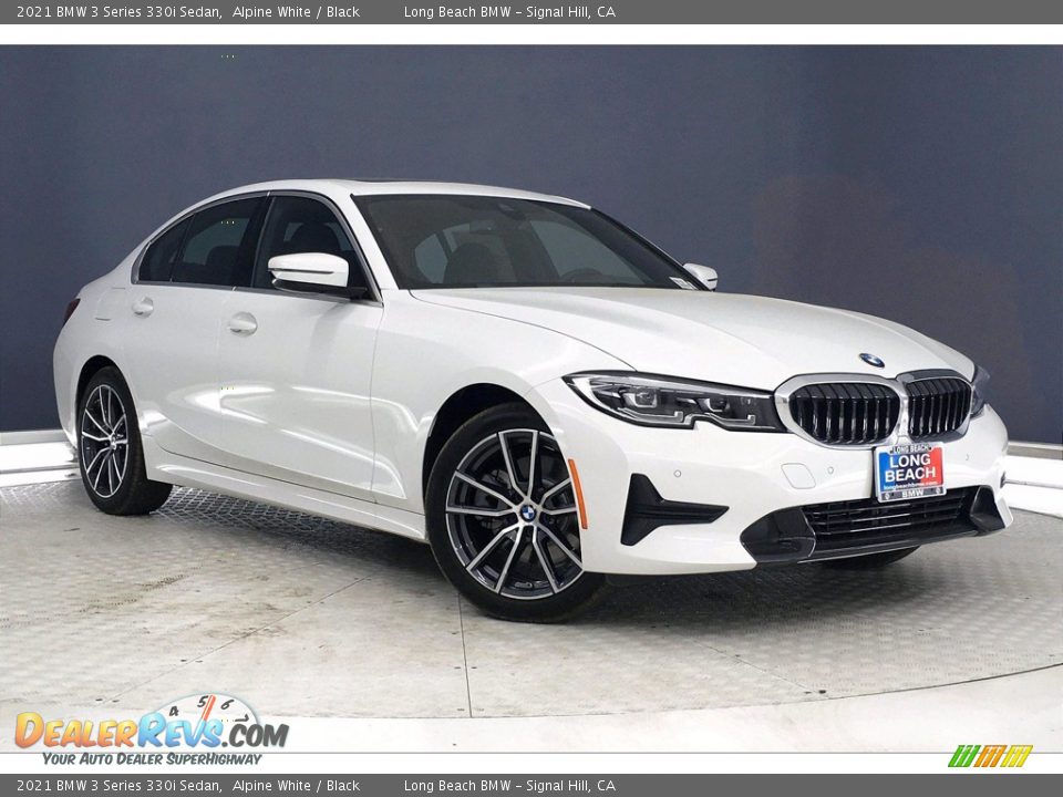 Front 3/4 View of 2021 BMW 3 Series 330i Sedan Photo #19