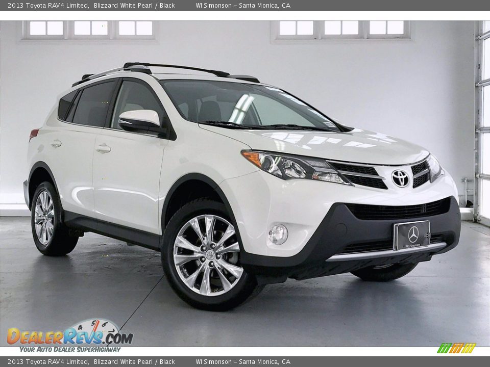 Front 3/4 View of 2013 Toyota RAV4 Limited Photo #34