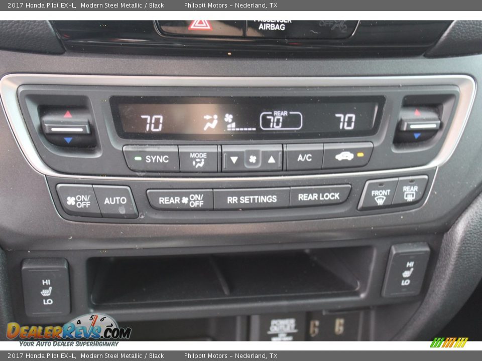 Controls of 2017 Honda Pilot EX-L Photo #18