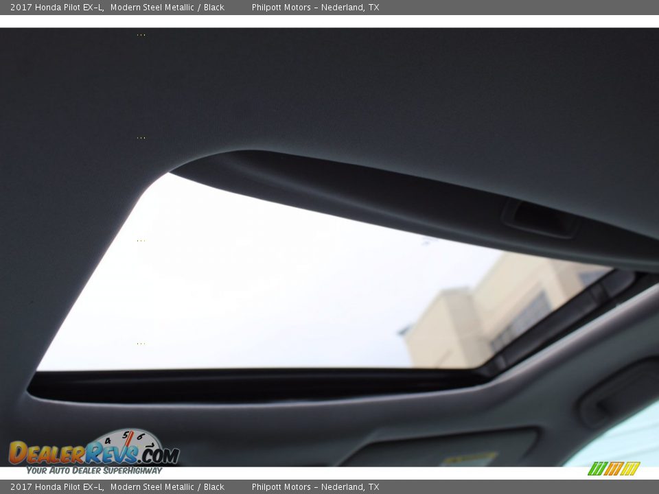 Sunroof of 2017 Honda Pilot EX-L Photo #25