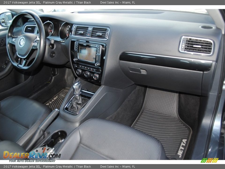 Front Seat of 2017 Volkswagen Jetta SEL Photo #17