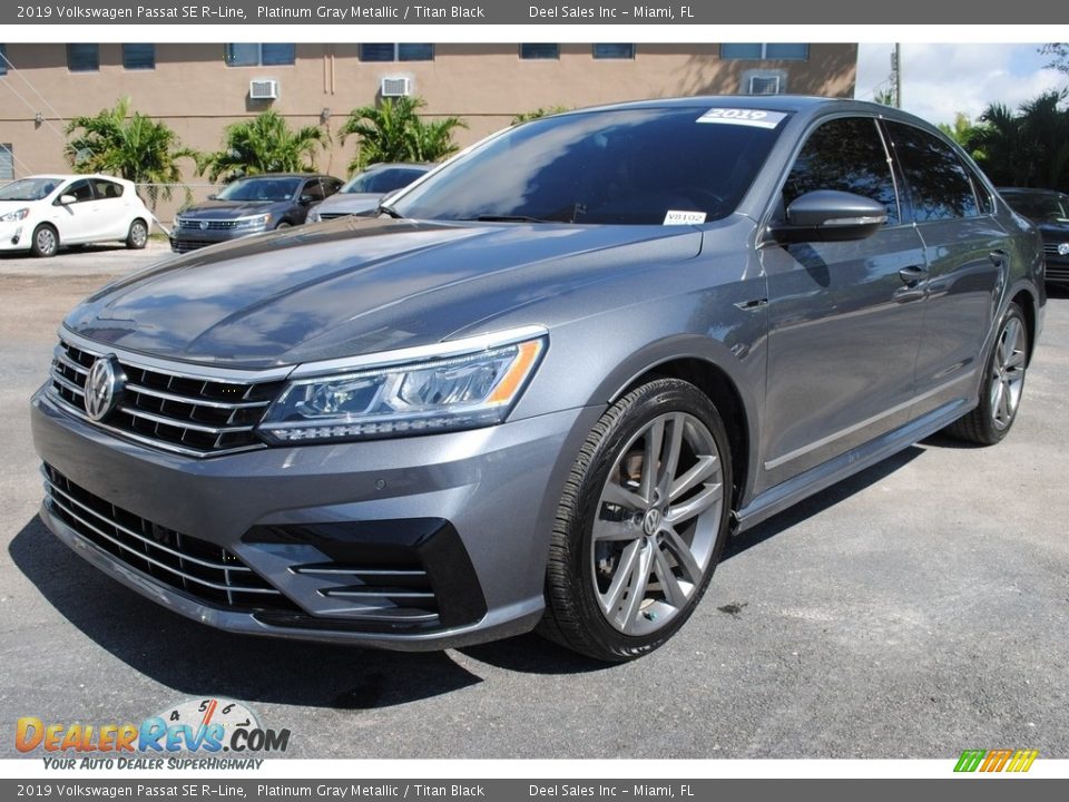 Platinum Gray Metallic 2019 Volkswagen Passat SE R-Line Photo #5