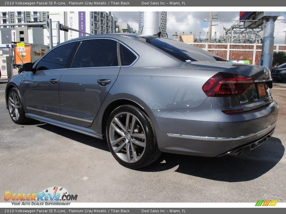 2019 Volkswagen Passat SE R-Line Platinum Gray Metallic / Titan Black Photo #7
