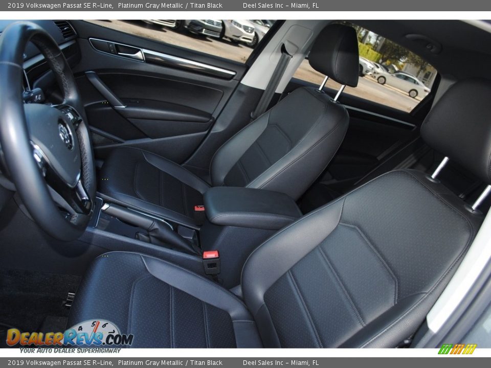 2019 Volkswagen Passat SE R-Line Platinum Gray Metallic / Titan Black Photo #12