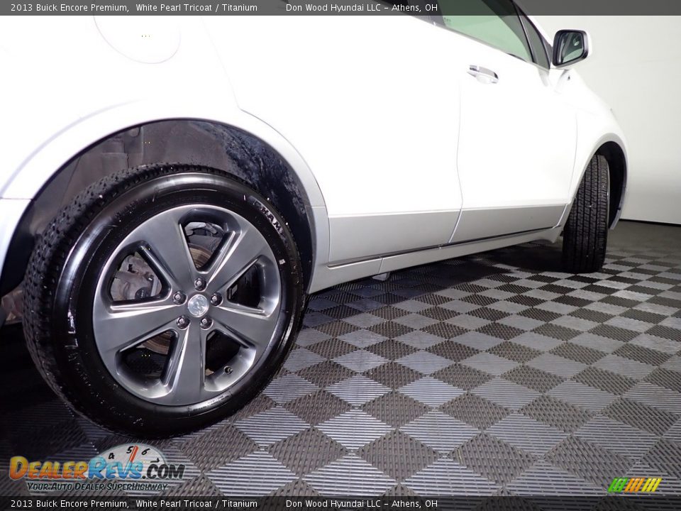 2013 Buick Encore Premium White Pearl Tricoat / Titanium Photo #16