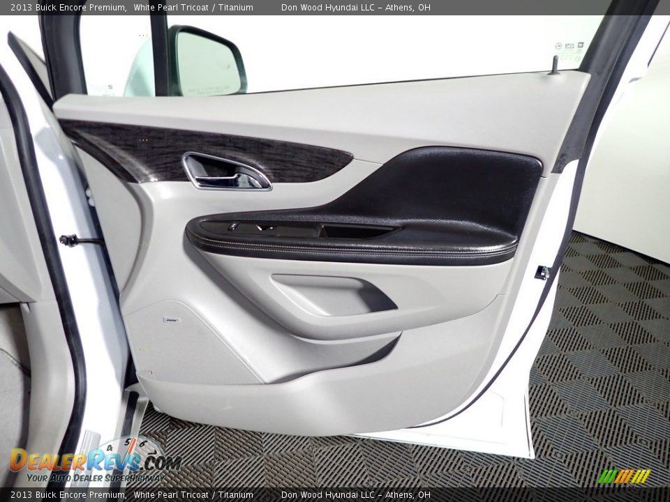 2013 Buick Encore Premium White Pearl Tricoat / Titanium Photo #25