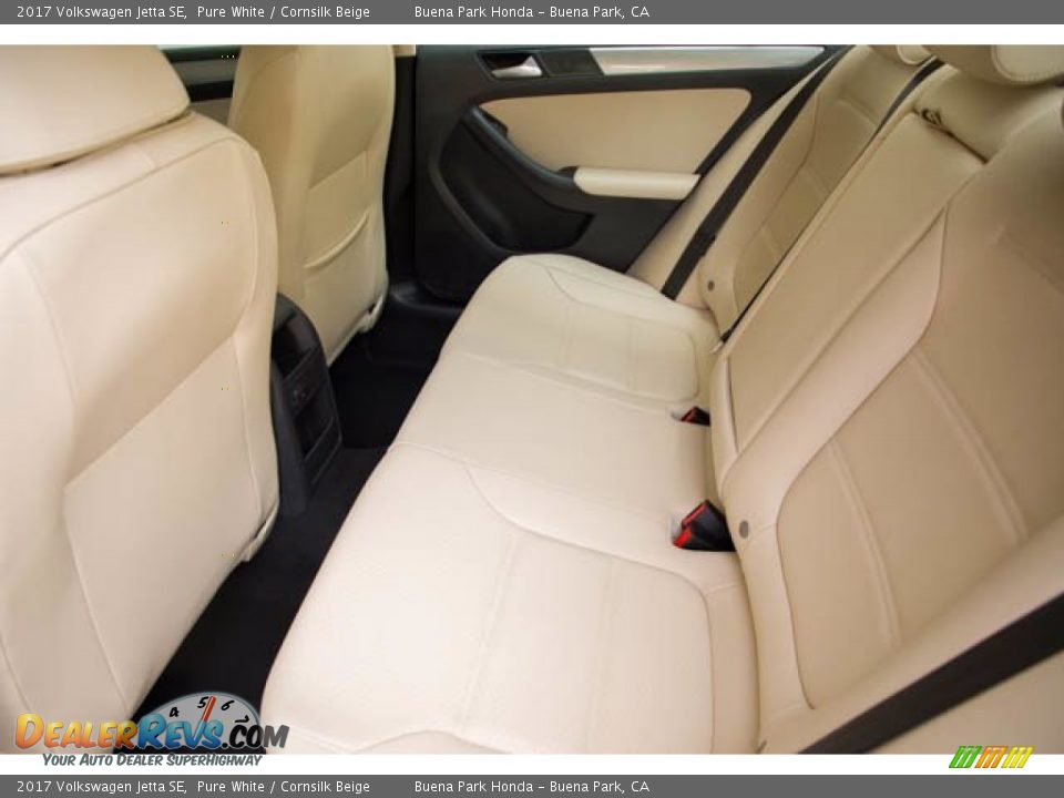 2017 Volkswagen Jetta SE Pure White / Cornsilk Beige Photo #4
