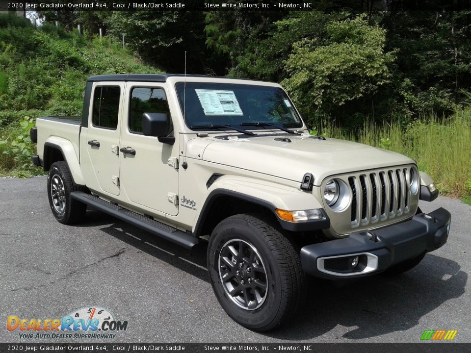 Front 3/4 View of 2020 Jeep Gladiator Overland 4x4 Photo #4