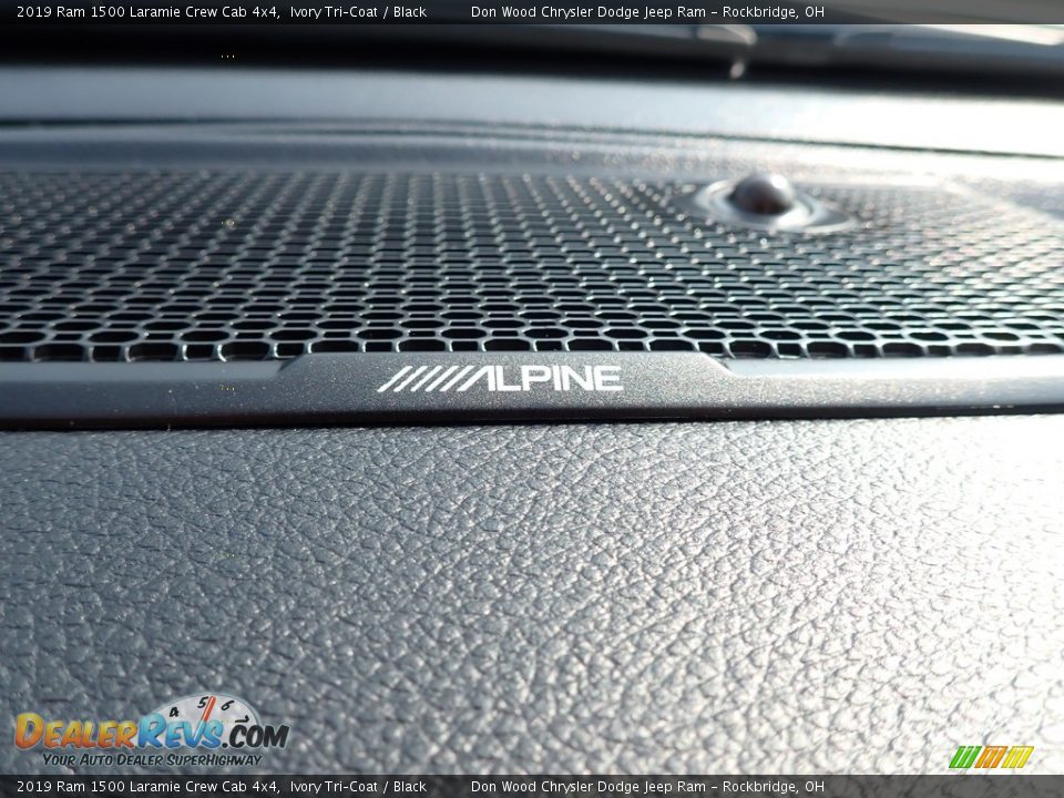 2019 Ram 1500 Laramie Crew Cab 4x4 Ivory Tri–Coat / Black Photo #3