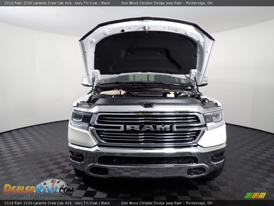 2019 Ram 1500 Laramie Crew Cab 4x4 Ivory Tri–Coat / Black Photo #9
