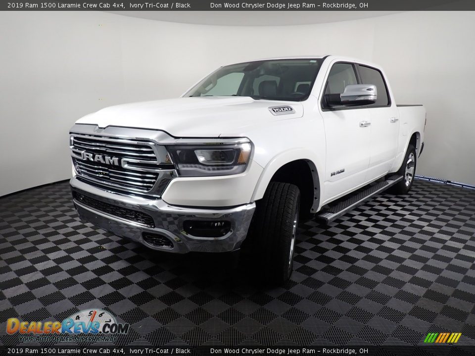2019 Ram 1500 Laramie Crew Cab 4x4 Ivory Tri–Coat / Black Photo #11