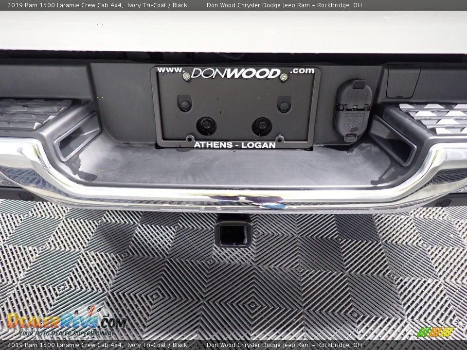 2019 Ram 1500 Laramie Crew Cab 4x4 Ivory Tri–Coat / Black Photo #16