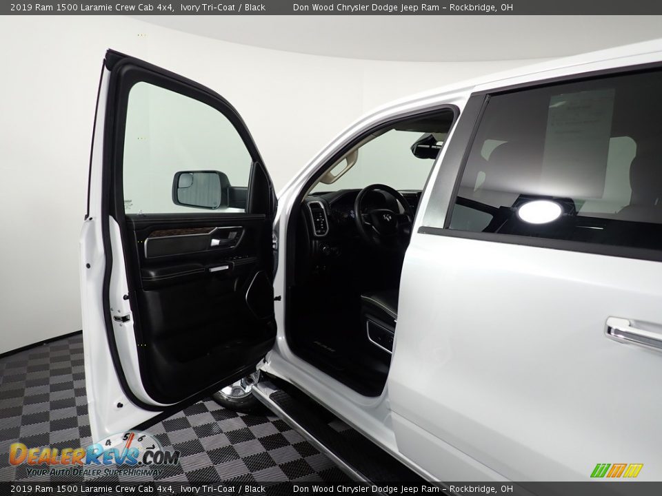 2019 Ram 1500 Laramie Crew Cab 4x4 Ivory Tri–Coat / Black Photo #20