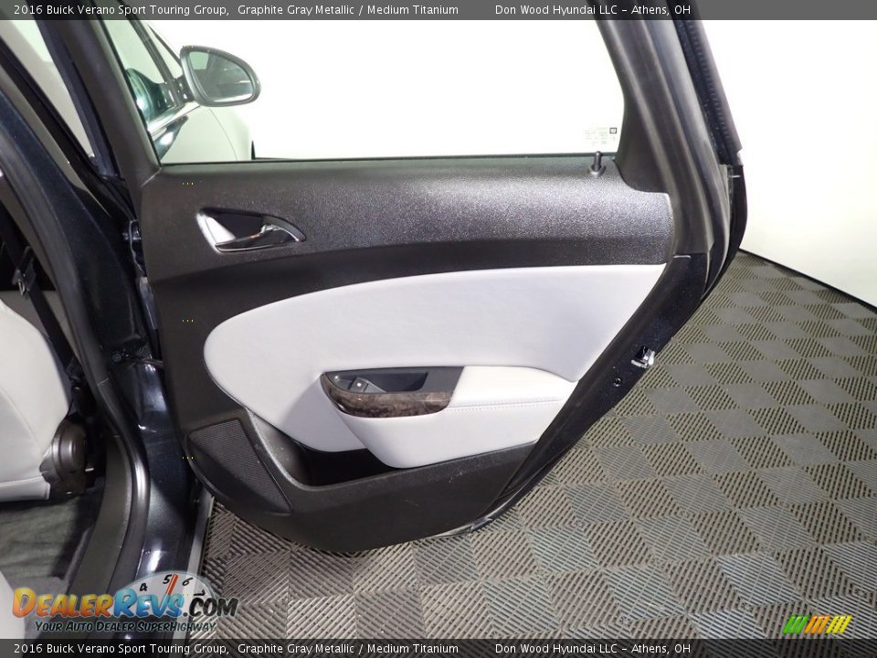 Door Panel of 2016 Buick Verano Sport Touring Group Photo #22