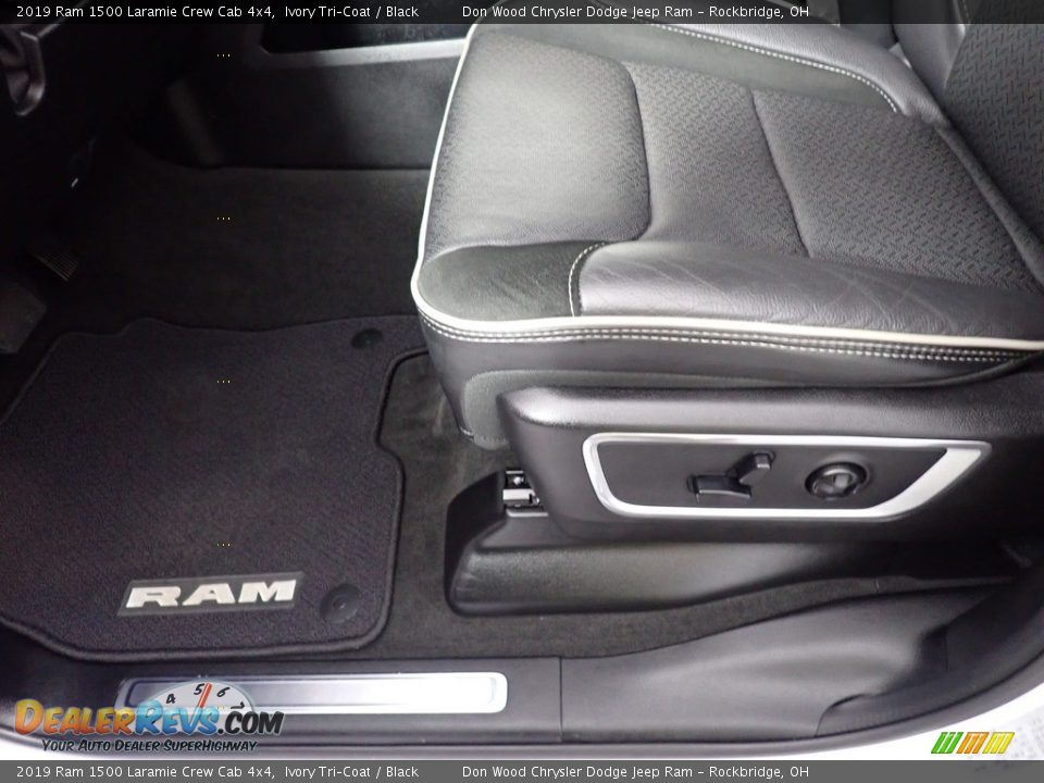 2019 Ram 1500 Laramie Crew Cab 4x4 Ivory Tri–Coat / Black Photo #22