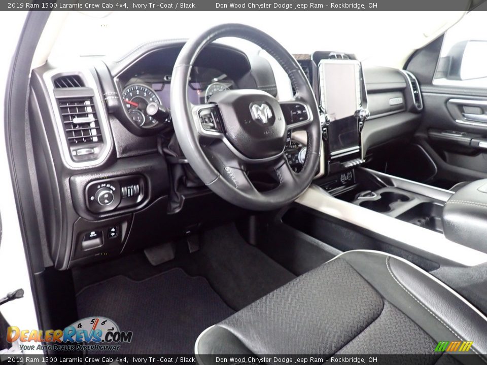 2019 Ram 1500 Laramie Crew Cab 4x4 Ivory Tri–Coat / Black Photo #24