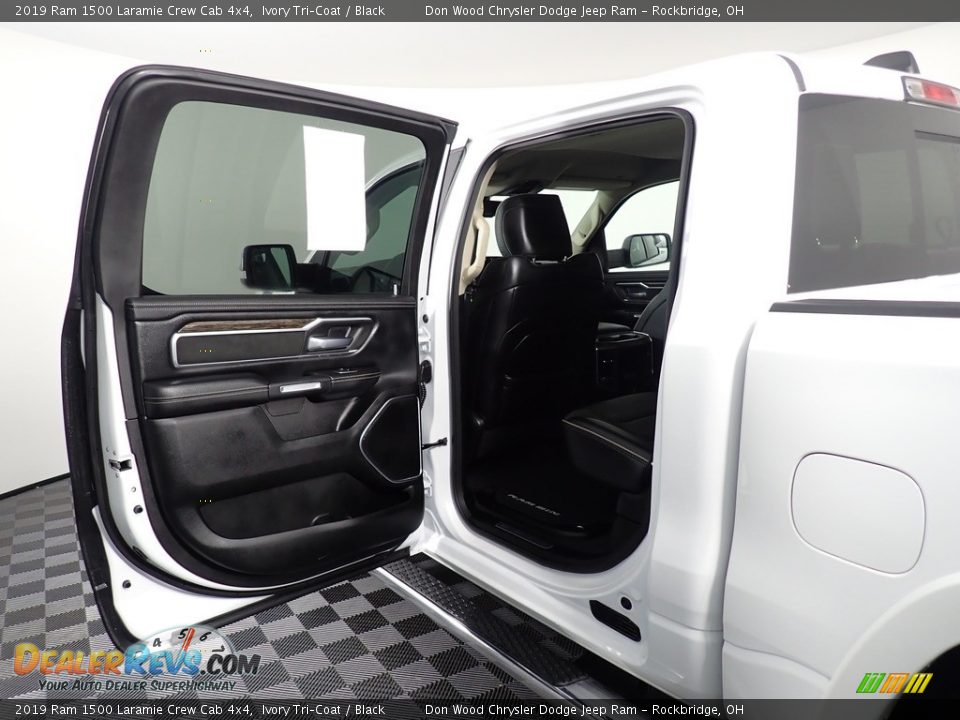 2019 Ram 1500 Laramie Crew Cab 4x4 Ivory Tri–Coat / Black Photo #26
