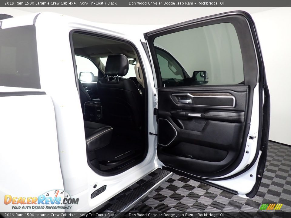 2019 Ram 1500 Laramie Crew Cab 4x4 Ivory Tri–Coat / Black Photo #30