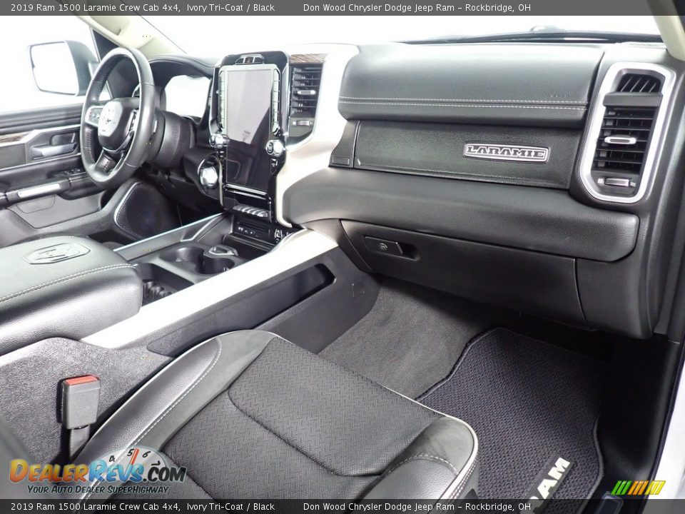 2019 Ram 1500 Laramie Crew Cab 4x4 Ivory Tri–Coat / Black Photo #34