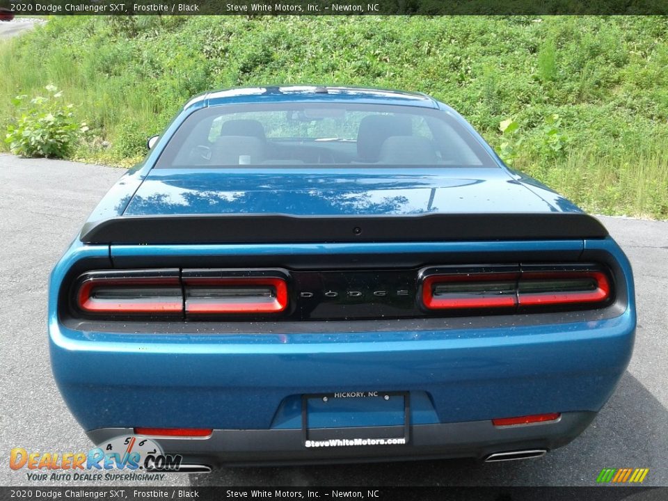 2020 Dodge Challenger SXT Frostbite / Black Photo #7