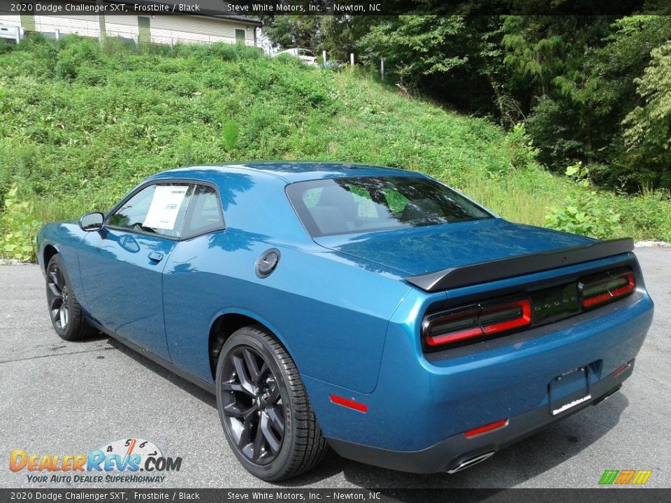 2020 Dodge Challenger SXT Frostbite / Black Photo #8
