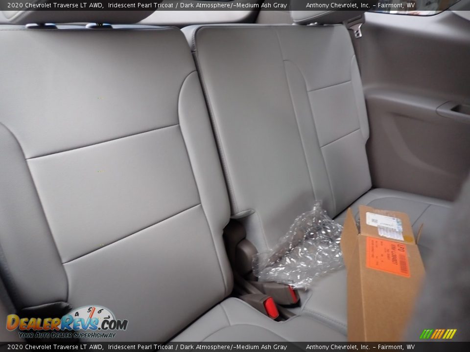 2020 Chevrolet Traverse LT AWD Iridescent Pearl Tricoat / Dark Atmosphere/­Medium Ash Gray Photo #12
