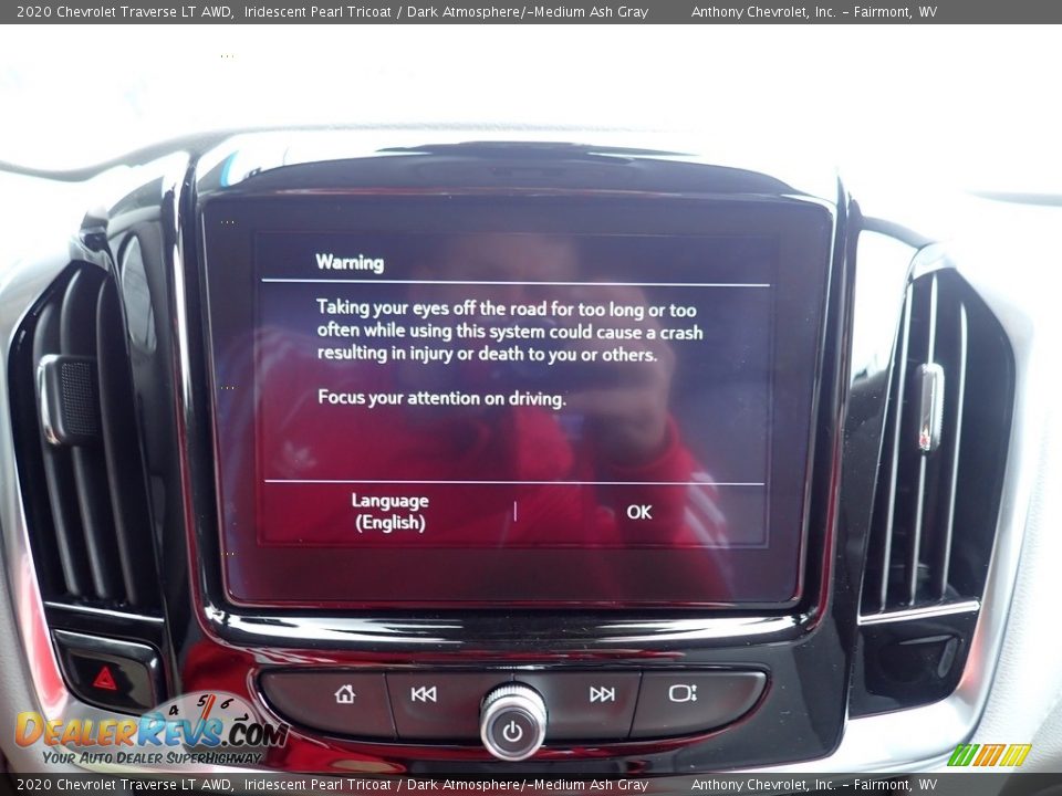 2020 Chevrolet Traverse LT AWD Iridescent Pearl Tricoat / Dark Atmosphere/­Medium Ash Gray Photo #16