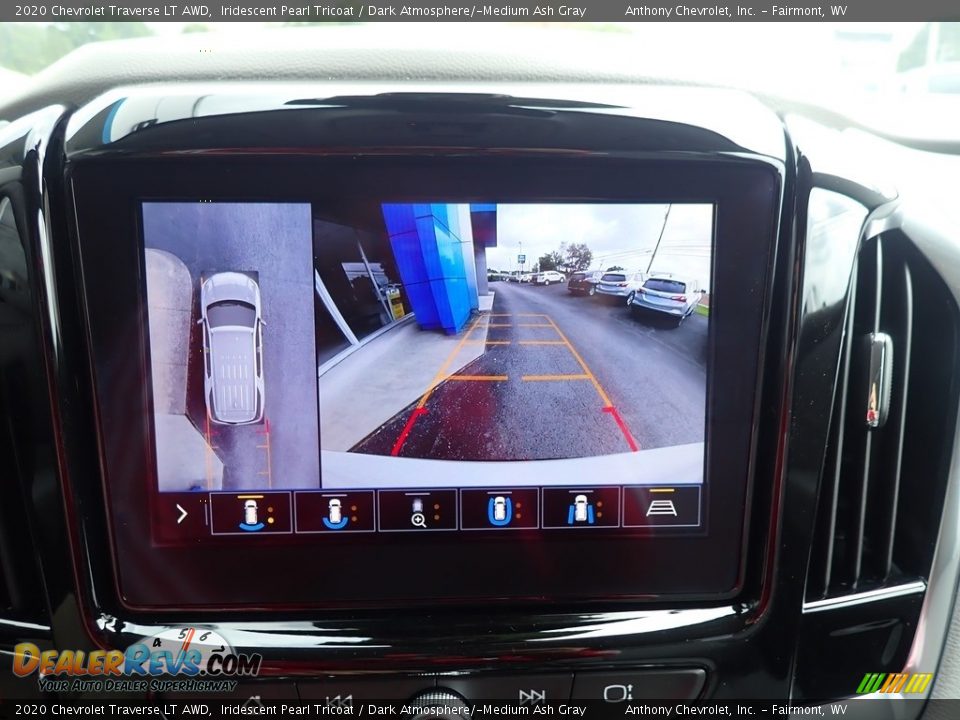 2020 Chevrolet Traverse LT AWD Iridescent Pearl Tricoat / Dark Atmosphere/­Medium Ash Gray Photo #17