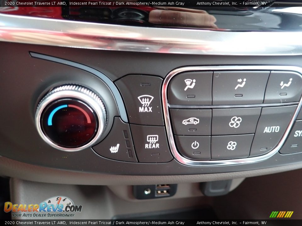 2020 Chevrolet Traverse LT AWD Iridescent Pearl Tricoat / Dark Atmosphere/­Medium Ash Gray Photo #20