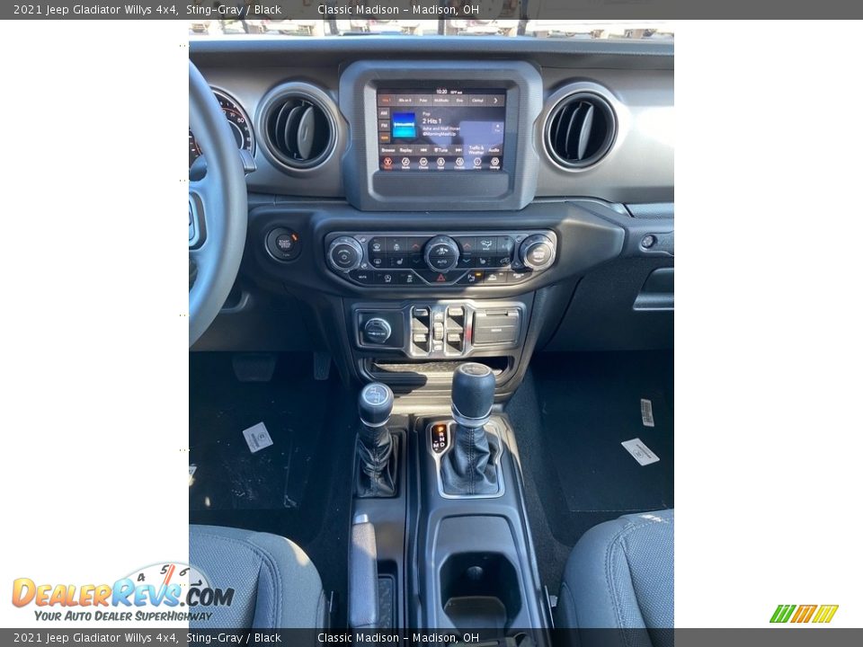 2021 Jeep Gladiator Willys 4x4 Sting-Gray / Black Photo #6