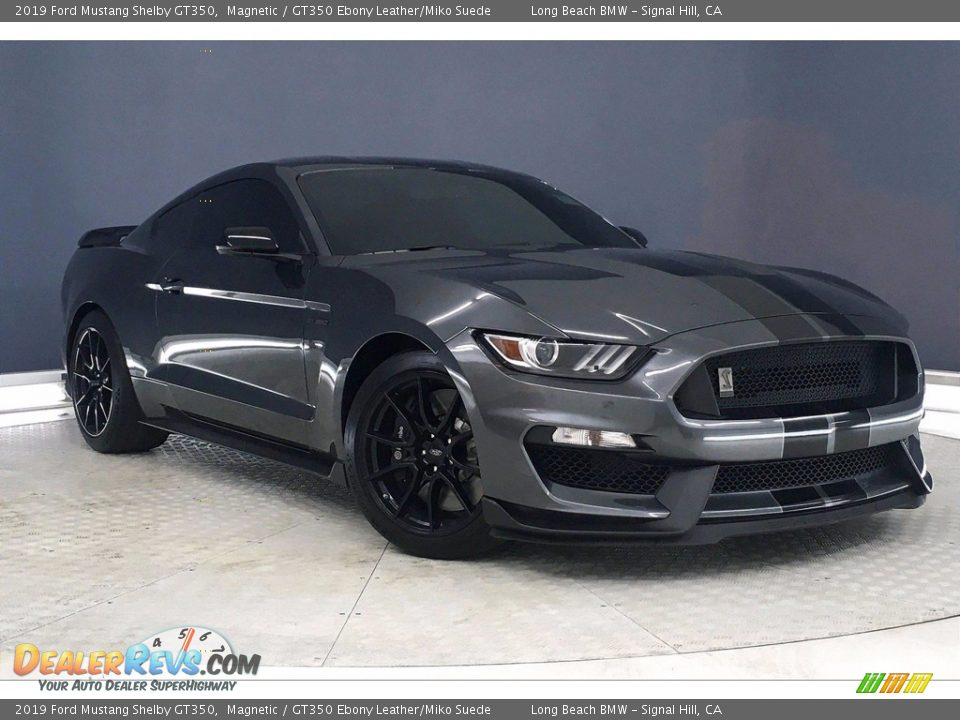 Front 3/4 View of 2019 Ford Mustang Shelby GT350 Photo #35