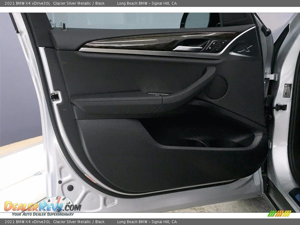 Door Panel of 2021 BMW X4 xDrive30i Photo #13