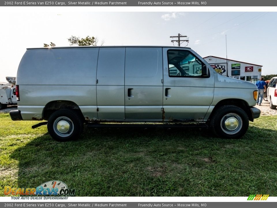 2002 Ford E Series Van E250 Cargo Silver Metallic / Medium Parchment Photo #3