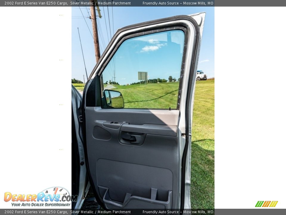 2002 Ford E Series Van E250 Cargo Silver Metallic / Medium Parchment Photo #28