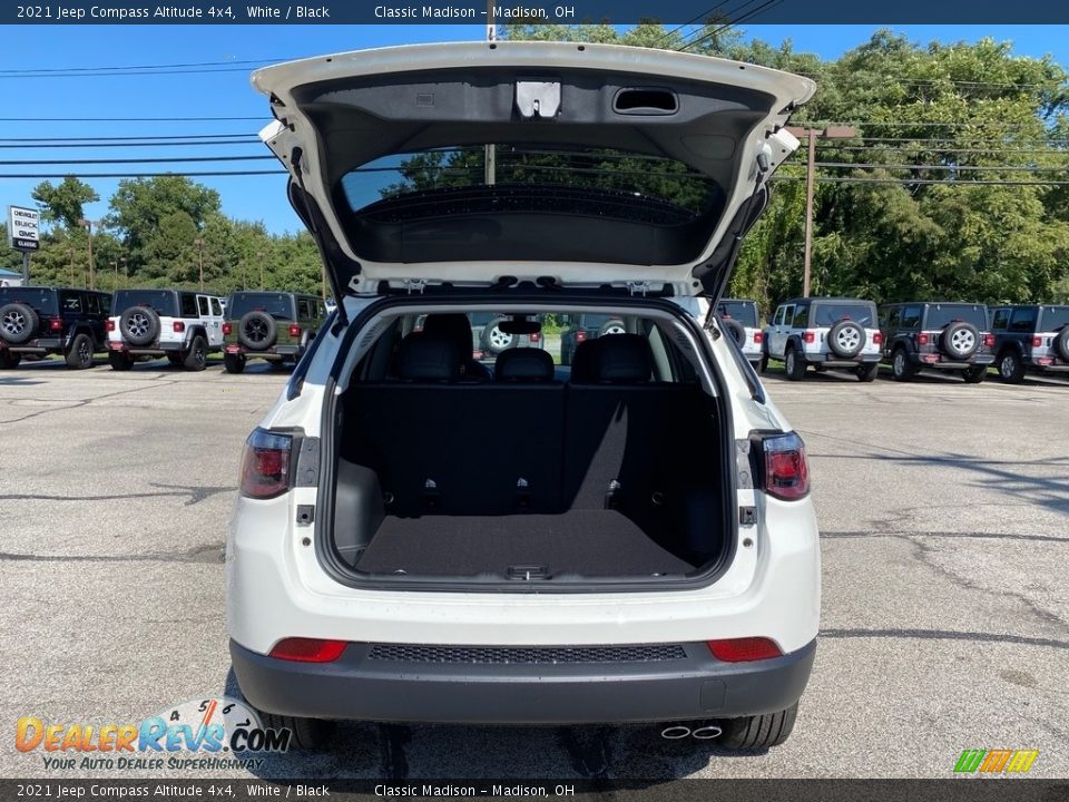 2021 Jeep Compass Altitude 4x4 White / Black Photo #11